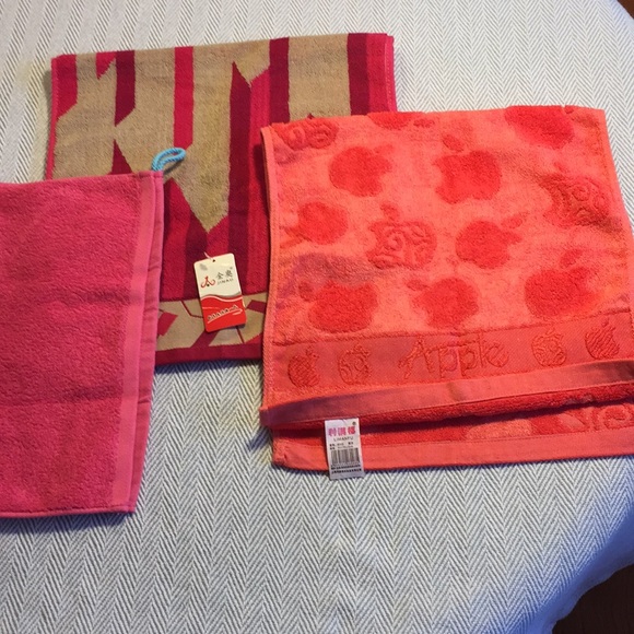 Other - Asian Towel Bundle, 2 hand towels, 1 face cloth